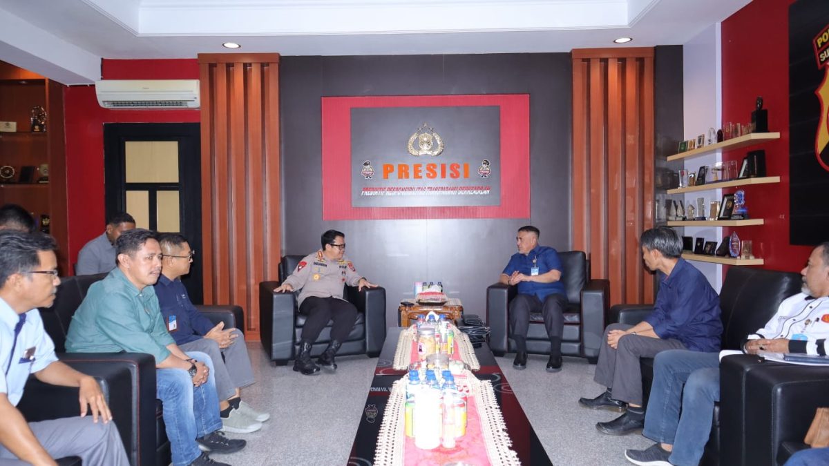 Mahasiswa Bentrok Rektor Untad Silahturahmi ke Kapolres Palu