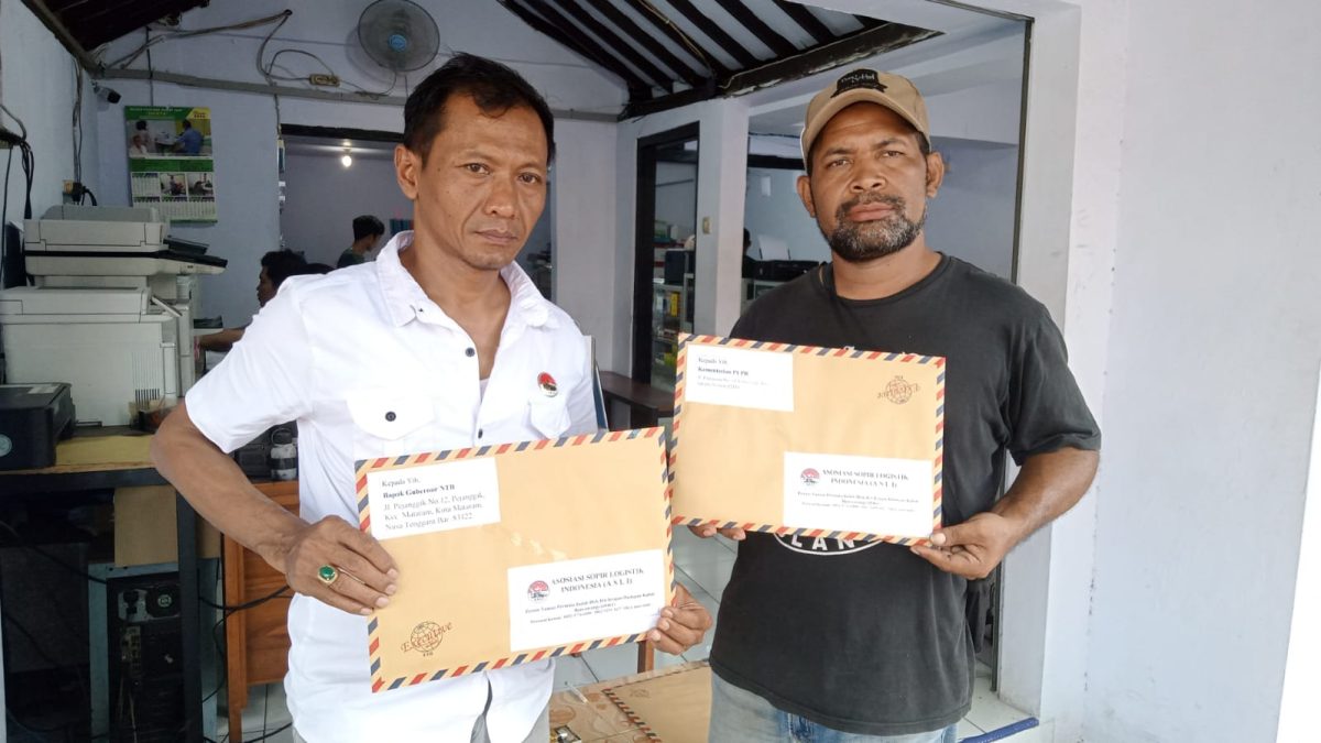 Asli Desak Mentri PUPR Perbaiki Jalan Rusak di  Desa Labuhan Tereng