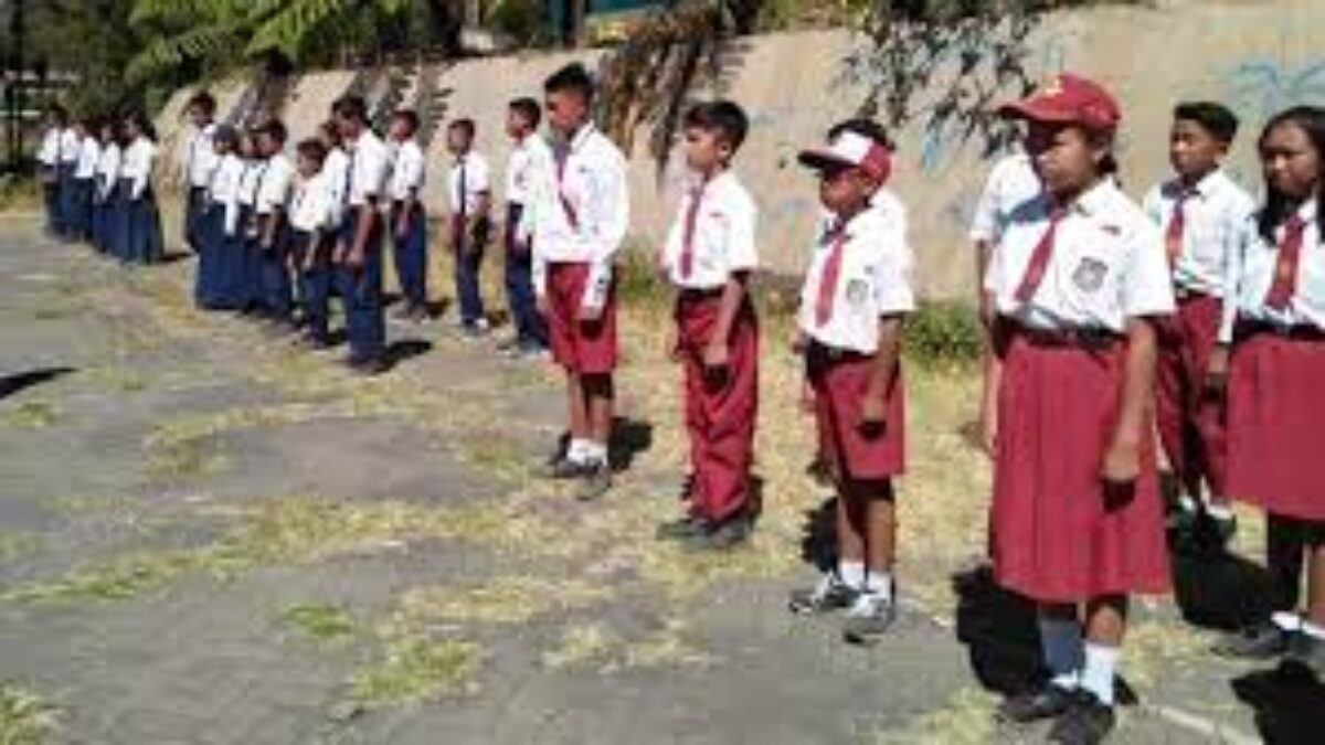 Apakah Pendidikan Harus Terganggu Karena Polemik Seragam Sekolah?