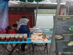 Warga Perum Graha Permata Jember Gelar Bazar Murah