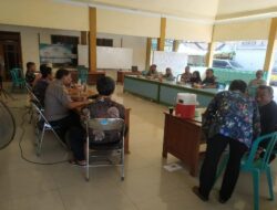 Giat Jumat Curhat AKP Ali Khanta SH Bersama Anggota Di Desa Sogo Kecamatan Babat