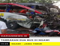 Tragedi Ngawi   Tabrakan Dua Bus Penumpang Tewas Terpental di Jalan Raya