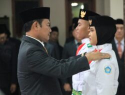 Dandim 0812 Lamongan Hadiri Pengukuhan Paskibra di Pendopo Lokatantra Kabupaten Lamongan