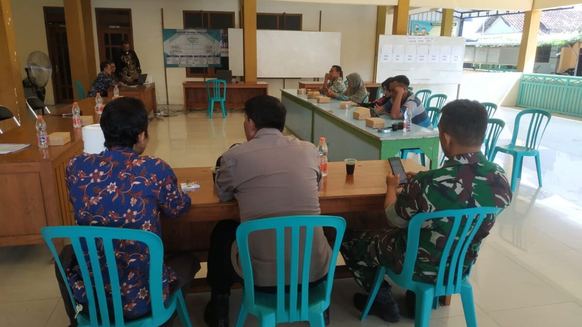 Giat Jumat Curhat Kapolsek Babat Ali Kantha Bersama Masyarakat Desa Sogo Kecamatan Babat Kabupaten Lamongan