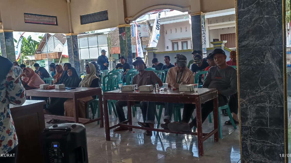 Sosialisasi Wawasan Kebangsaan Dengan Tema Cangkrukan Kebangsaan Di Aula Balai Desa Kebalankulon Kecamatan Sekaran