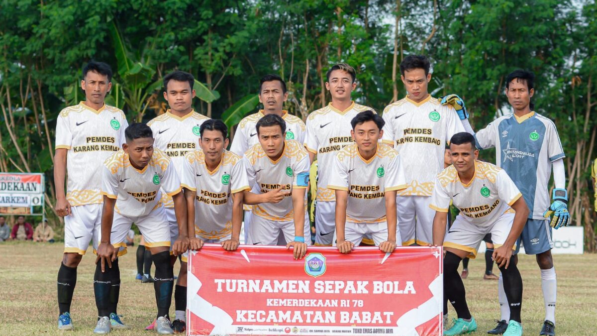 Disaksikan Bupati Lamongan Kesebelasan Karangkembang Berhasil Menjuarai Turnamen HUT RI Ke 78 Kecamatan Babat