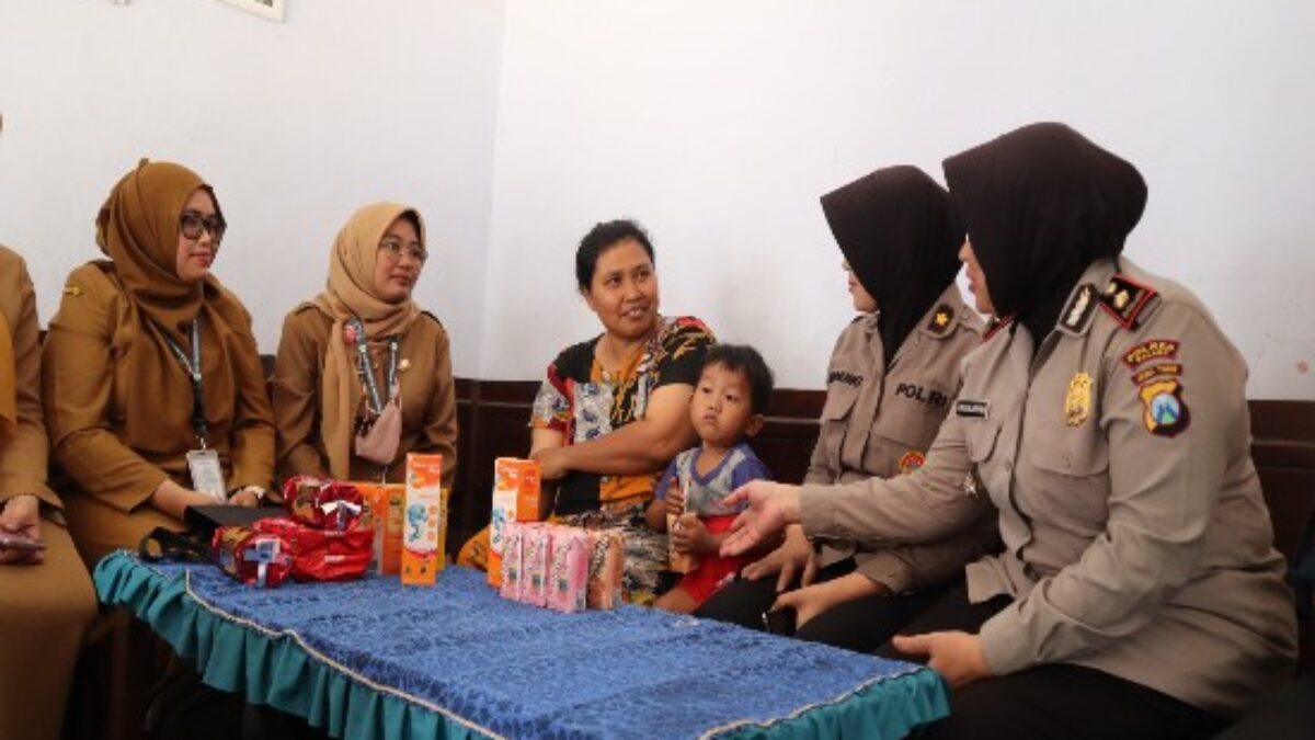 Polres Malang Salurkan Ratusan Paket Asupan Gizi Tambahan Guna Perangi Stunting