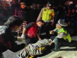 Tabrakan Adu Moncong Mio Dengan Truck Mitsubishi Akibatkan Pengendara Motor Tewas di TKP