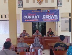 Kapolsek Sugio AKP Ali Fatoni SH Laksanakan Kegiatan Jumat Curhat Sehati Bertempat Di Balai Desa Supenuh Kecamatan Sugio