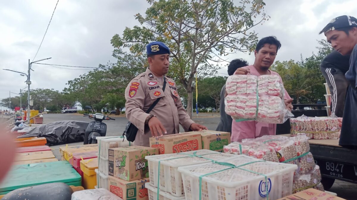 Tingkatkan Rasa Aman Nyaman Serta Kondusif Satpolairud Laksanakan Giat Patroli Dermaga Marina Boom Banyuwangi