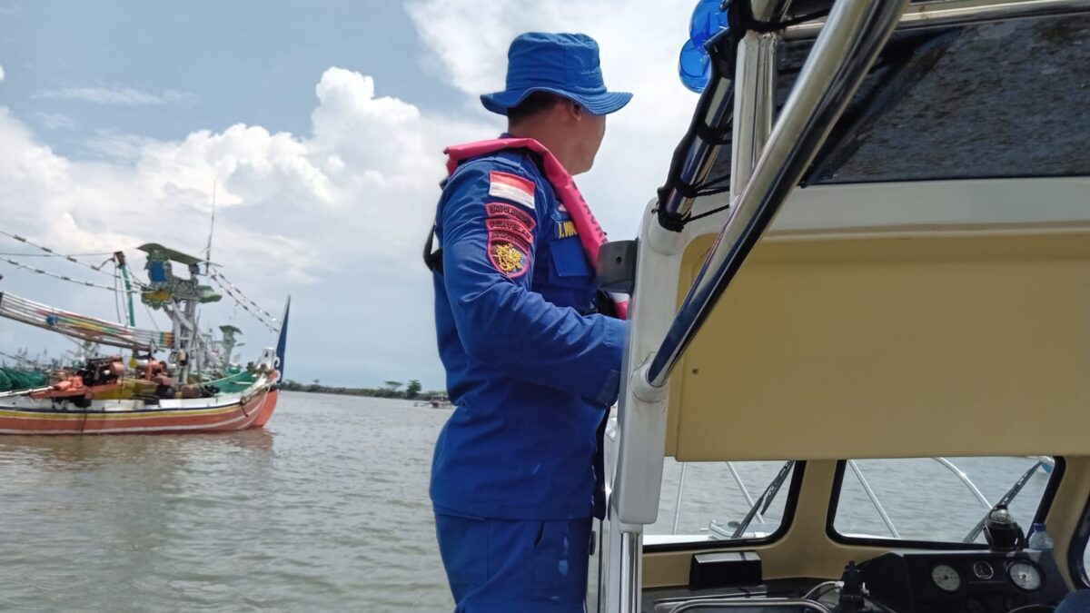 Satpolairud Polresta Banyuwangi Melaksanakan Giat Patroli Dialogis Dikawasan Perairan Muncar
