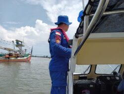 Satpolairud Polresta Banyuwangi Melaksanakan Giat Patroli Dialogis Dikawasan Perairan Muncar