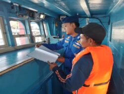 Satpolairud Polresta Banyuwangi Melaksanakan Giat Patroli Dialogis Kawasan Dermaga Tanjungwangi