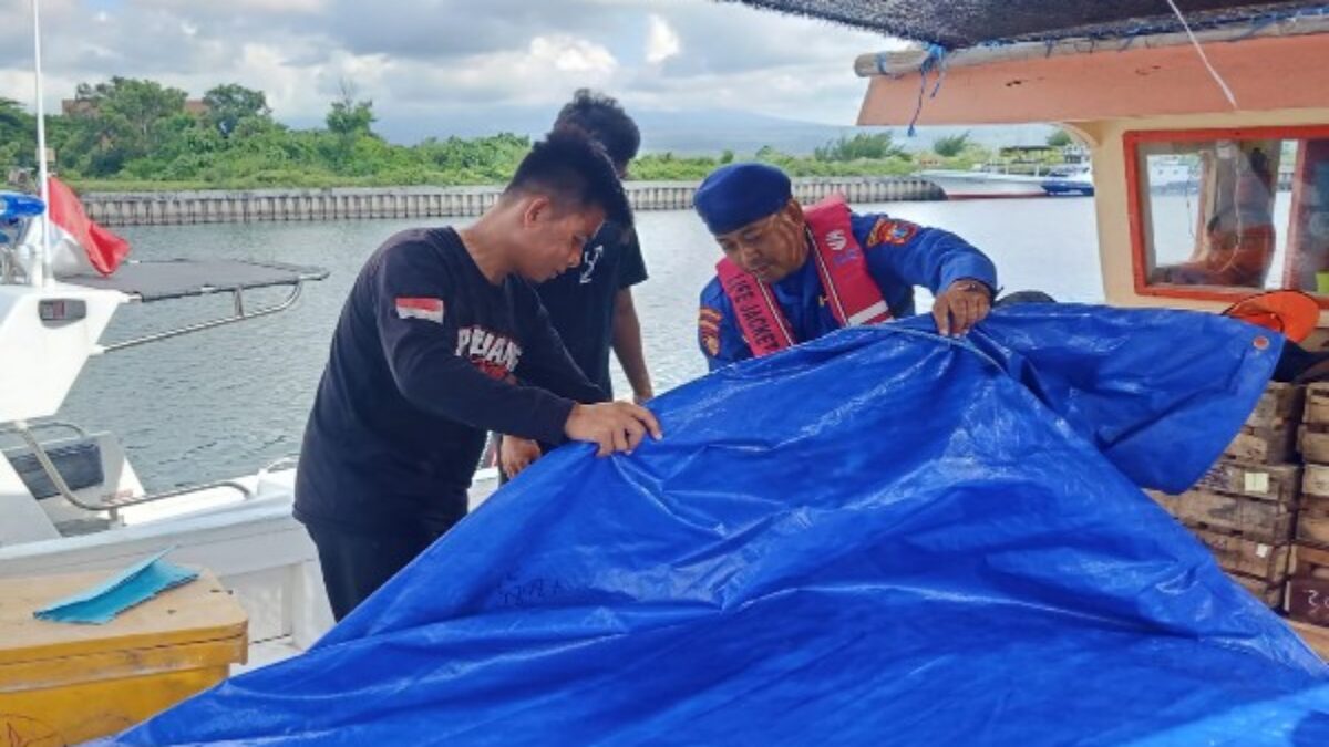 Mencegah Pelanggaran Hukum Satpolairud Polresta Banyuwangi Lakukan Pemeriksaan Muatan Beserta Dokumen Pelayaran