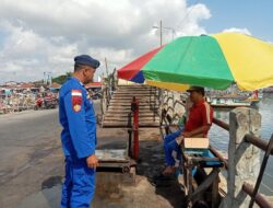 Polairud Resta Banyuwangi Melaksanakan Giat Patroli Serta Himbauan Kamtibmas Kawasan Dermaga Pelabuhan Muncar