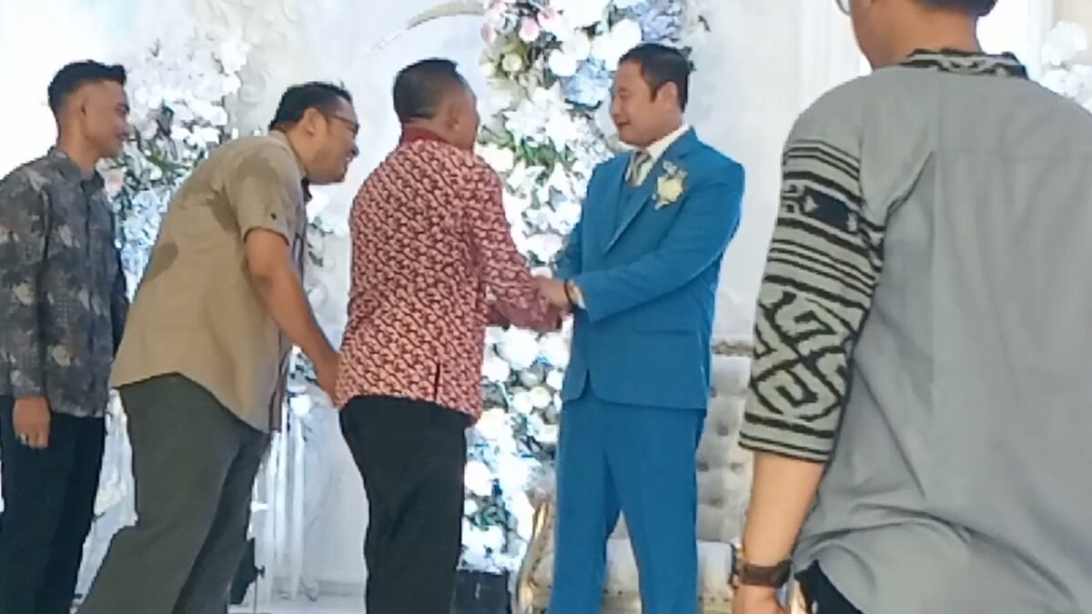 Resepsi Pernikahan Putri Bupati Lamongan Dibanjiri Tamu Undangan