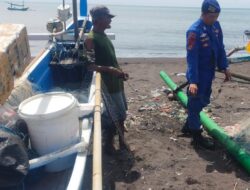 Bripka I Wayan Wedhana Berikan Rasa Aman Dan Nyaman Ke Nelayan