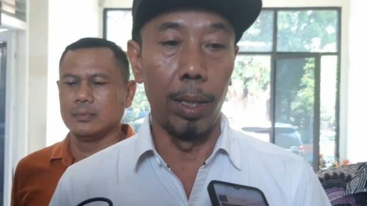 Puluhan Pimpinan LSM Mojokerto Datangi Kantor Bupati Layangkan 26 Tuntutan 