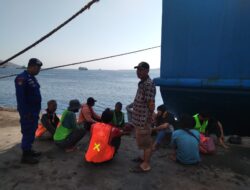 Tingkatkan keselamatan Berlayar, Bripka Agam Berikan Ini Kepada Nahkoda