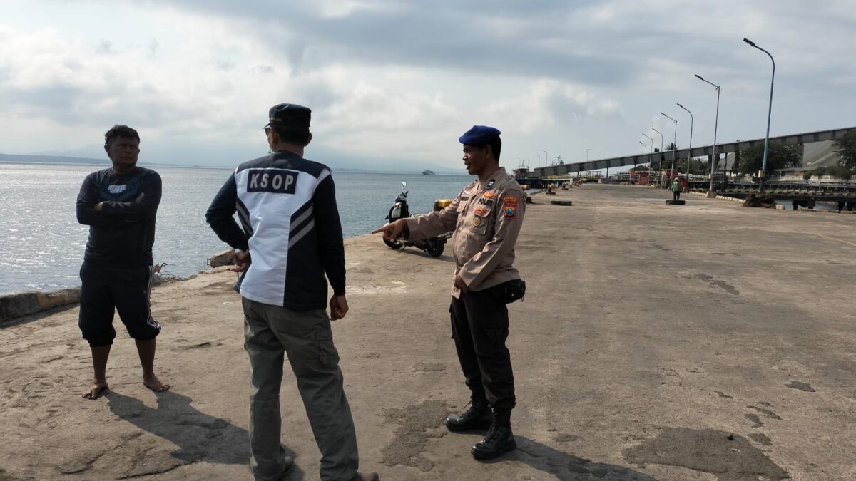 Aiptu Gede Eka Laksanakan Patroli Kamtibmas Kawasan Pelabuhan