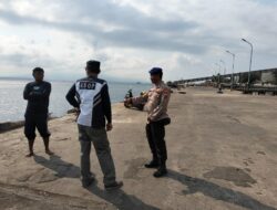 Aiptu Gede Eka Laksanakan Patroli Kamtibmas Kawasan Pelabuhan