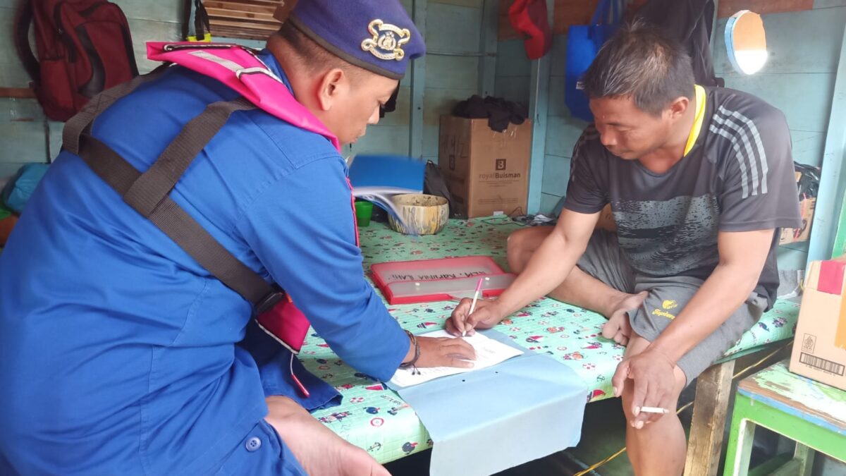 Lakukan Binmas Diatas Kapal Karunia Ini Yang Dilakukan Aipda Haerul Umam