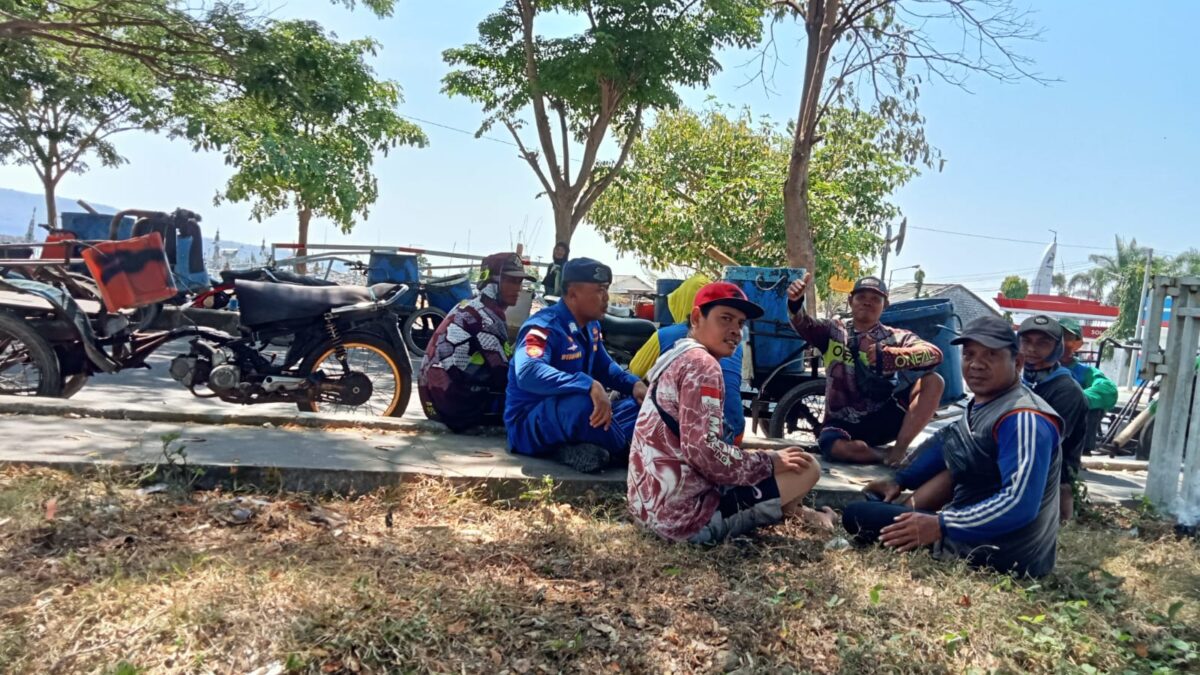 Berikan Sosialisasi Keselamatan Kerja Ini Pesan Bripka Wayan Terhadap Buruh Manol Pelabuhan