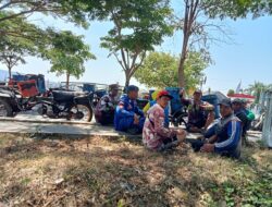 Berikan Sosialisasi Keselamatan Kerja Ini Pesan Bripka Wayan Terhadap Buruh Manol Pelabuhan