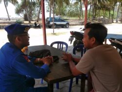Personel Polresta Banyuwangi Himbau Kepada Nelayan Selalu Berhati Hati Di Saat Melaut