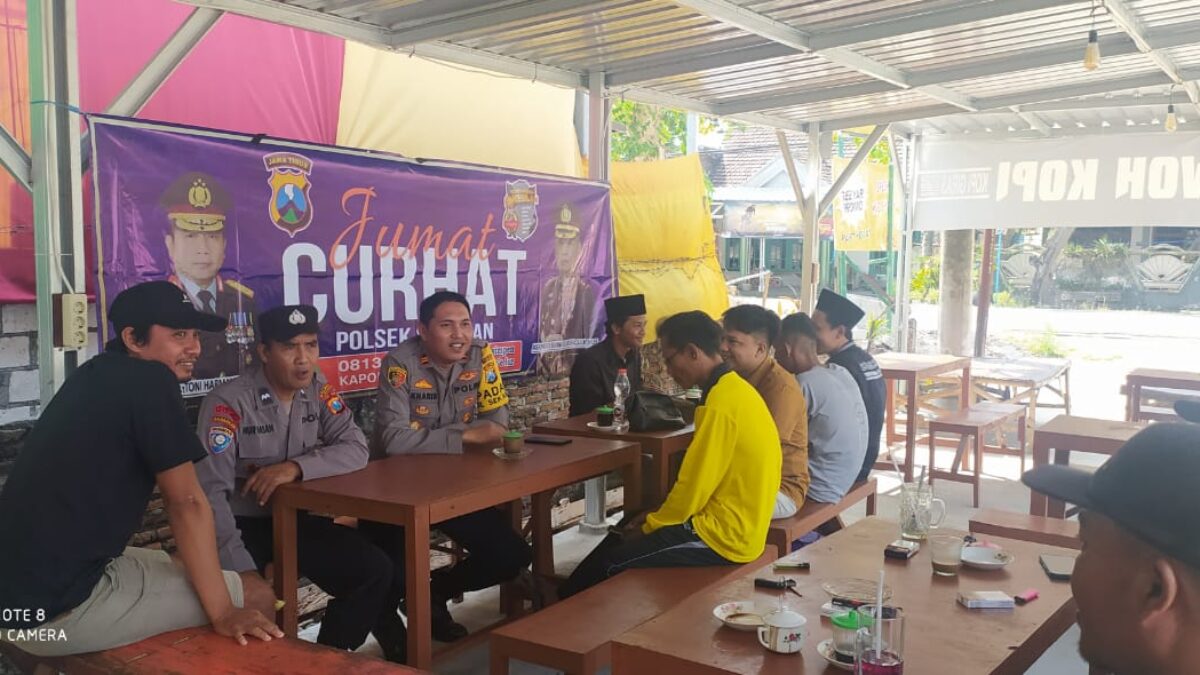 Kapolsek Sekaran Gelar Jumat Curhat di Warkop Selep Desa Siman Menghimbau Jaga Kamtibmas Jelang Pemilu 2024