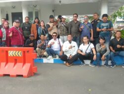 Ratusan Aliansi Jurnalis di Jombang Klarifikasi Kepala Desa Serta Sekdes Mejoyolosari Kecamatan Gudo Jombang Terkait OTT Wartawan Yang Terkesan Penuh Rekayasa