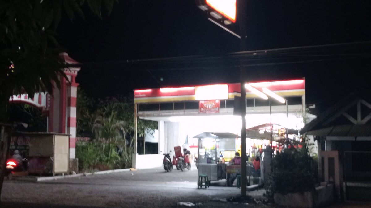 Alfa Mart Desa Bulutengger Dibobol Maling Sejumlah Rokok Serta Barang Lainya Raib