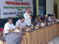 Masyarakat Desa Siman Resmi Kantongi Sertifikat Melalui PTSL