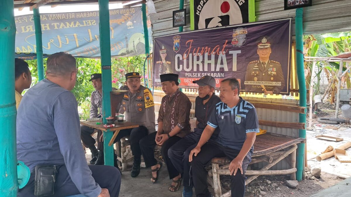 Jum’at curhat Kapolsek Sekaran Memberi Bimbingan Serta Arahan Kepada Masyarakat