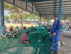 Lakukan Patroli Rutin Ini Pesan Bripka Wayan Wedhana Kepada Kelompok Nelayan