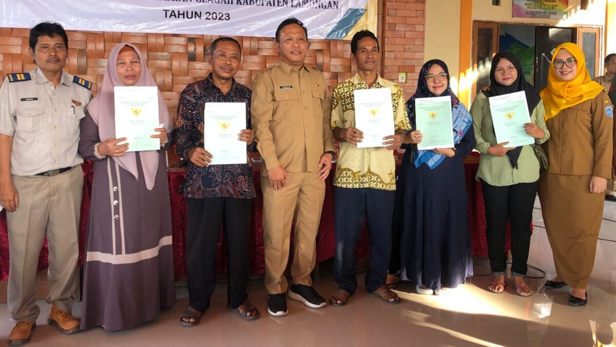 Pembagian Sertifikat Progam PTSL Desa Jatirenggo Kecamatan Glagah Salurkan 573 Sertifikat