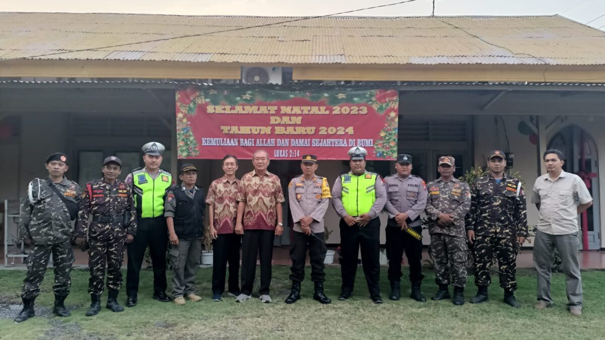 Malam Natal Sejumlah Gereja Di Kecamatan Babat Dalam Penjagaan Aparat Gabungan