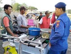 Laksanakan Patroli Dialogis Ini Pesan Aipda Umam Kepada Nelayan Dan Masyarakat Pesisir Pantai Boom