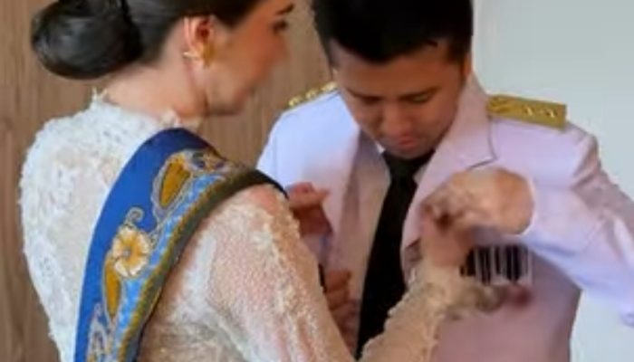 Potret Mesra Emil Dardak dan Arumi Bachsin Saat Persiapan Pelantikan di Jakarta