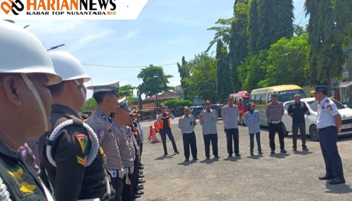 Satlantas Polres Sampang Lakukan Ramp Check Kendaraan Angkutan Umum untuk Meningkatkan Keselamatan Lalu Lintas