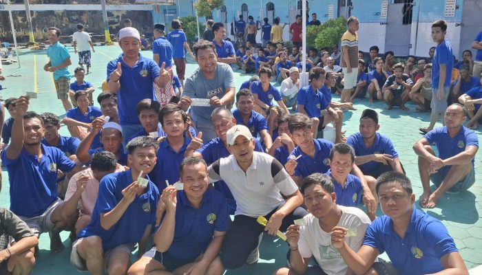 Rutan Sampang Gelar Senam Pagi Bersama dan Bagikan Vitamin untuk Warga Binaan