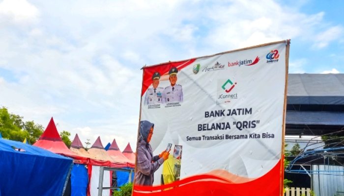 Bank Jatim Perkuat Digitalisasi Ekonomi melalui QRIS di Perayaan Harjaksa Sampang ke-402