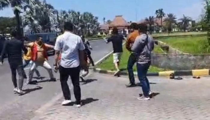 Sangat Miris,Iringi Jenazah Warga Sampang Di Palak Rp 3 Juta Di Hajar,Di Keroyok Di Jalan Sejati – MADAS Sedarah Bereaksi