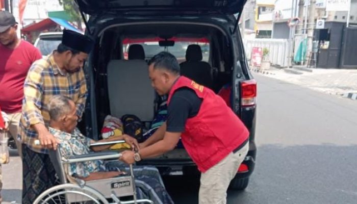 Saat Warga Membutuhkan, Madas Sedarah Hadir! Hairudin Antar Warga Sakit dari Desa Nepa
