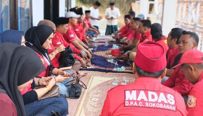 Usai Salurkan Bantuan Korban Kebakaran, Madas Sedarah Sampang Lanjutkan Takziah ke Kediaman Ketua DPAC Robatal